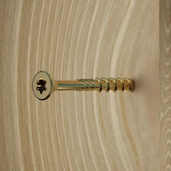Profi Depot Mehrzweck-Schraube Turbo DrillØ x L: 4 x 60 mm, TX für TORX-Antriebe, Senkkopf, 200 Stk. - Eine Nahaufnahme einer goldenen Holzschraube, die in ein helles Holzbrett geschraubt ist. Das Schraubenmuster ist deutlich erkennbar.