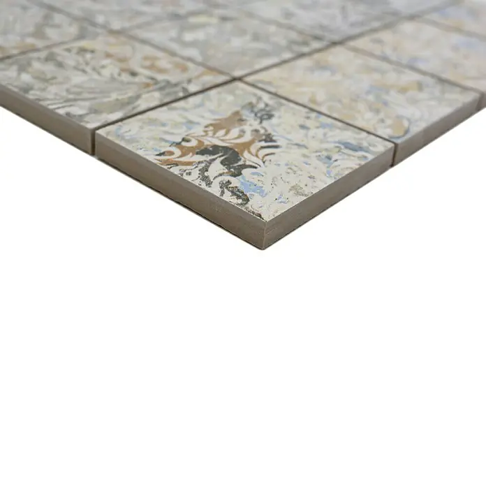 Mosaikfliese Quadrat Curtain 71 Mixlight Colour CS 71MLC - 29 x 29 cm, Beige/Braun, Matt - Nahaufnahme von dekorativen quadratischen Keramikfliesen mit einem filigranen, mehrfarbigen Muster und einer matten Oberfläche.