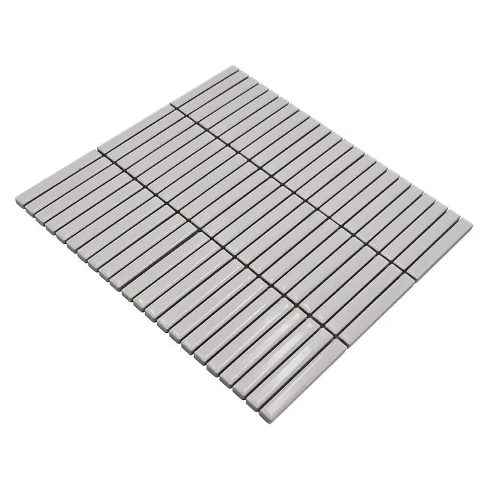Mosaikfliese Kitkat Uni CG BBM 11 - 30,8 x 28,2 cm, Weiß, Glänzend - Graue Keramikfliesen in einem rechteckigen Muster, ideal für moderne Badezimmer oder Küchen. Elegantes Design mit schmalen Fugen.