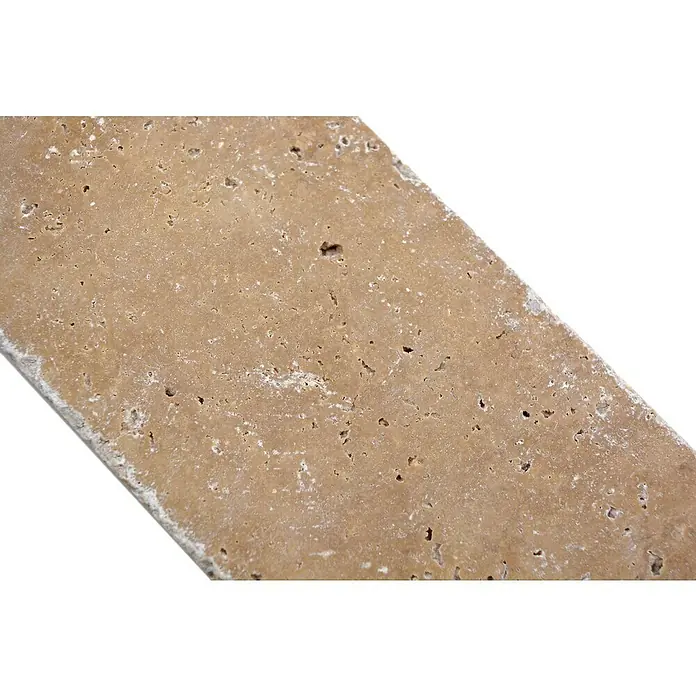 Antikmarmorfliese Travertin Noce - 7,5 x 15 cm, Beige/Braun, Matt - Nahaufnahme einer Travertinplatte mit ihrer natürlichen Textur und porösen Oberfläche, ideal für Innen- und Außendesign.