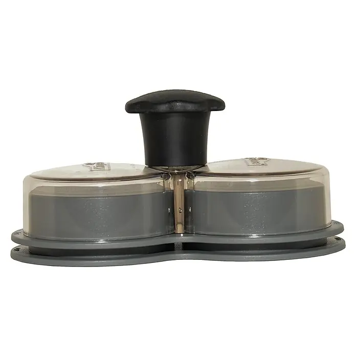 Kingstone Hamburgerpresse - Kunststoff, L x B: 8,1 x 16,1 cm - Ein grauer Pillendispenser mit zwei Fächern und einem schwarzen Drehknopf. Ideal für die Organisation von Medikamenten.