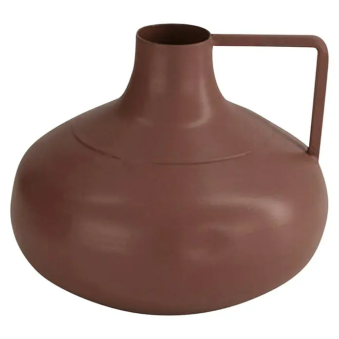 Vase - Ø x H: 13 x 10,5 cm, Metall, Pink - Nahaufnahme einer matten, braunen Vase mit Griff, die auf einem schwarzen Hintergrund steht und ein modernes Design aufweist.