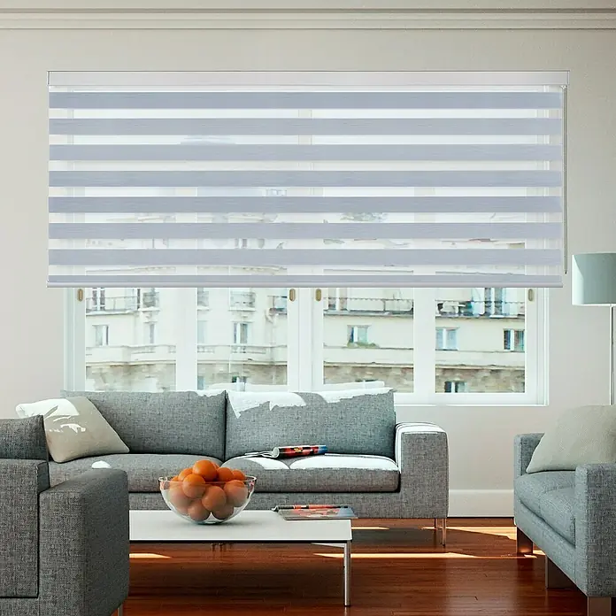 Estor noche y día Platinum Square - An x Al: 180 x 250 cm, Plateado - Salón moderno con persianas enrollables blancas, que filtran la luz al tiempo que garantizan la privacidad. Las persianas añaden un toque elegante.