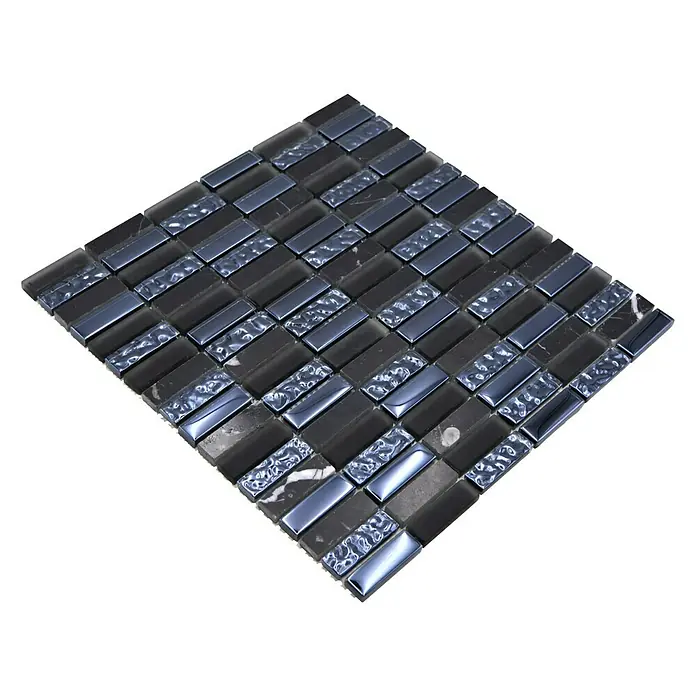 Mosaikfliese Stäbchen Crystal Mix XBH SM118 - 30,4 x 29,8 cm, Schwarz/Blau, Glänzend - Quadratische Mosaikfliese mit Glas- und Steinelementen in Schwarz und Silber für elegante Wandgestaltungen.