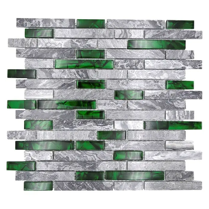Mosaikfliese Verbund Crystal Mix XCM MV608 - 29 x 30 cm, Grau/Grün - Detailaufnahme einer Mosaikfliese mit grünen Glasakzenten und grauen Steinelementen.