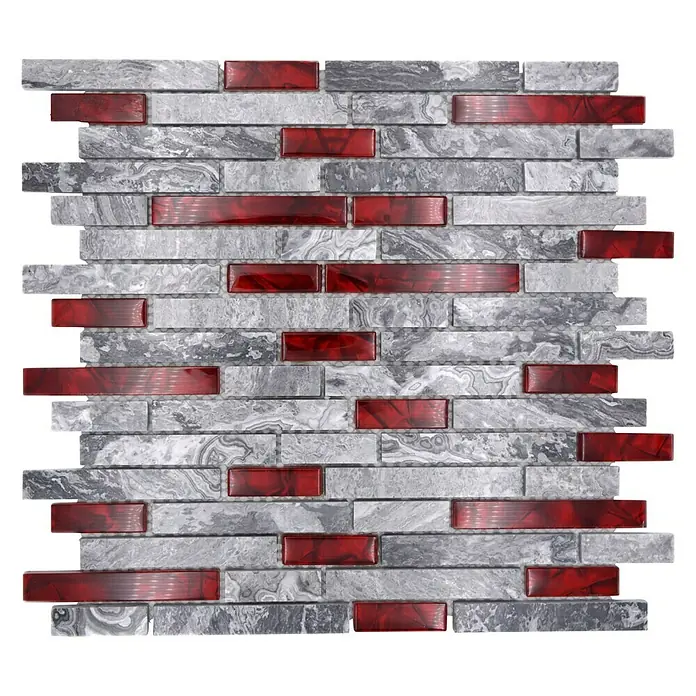 Mosaikfliese Verbund Crystal Mix XCM MV618 - 29 x 30 cm, Grau/Rot - Nahaufnahme eines Dekorpaneels mit grauen Stein- und roten Glaselementen, ideal für Akzentwände und stilvolle Raumgestaltung.