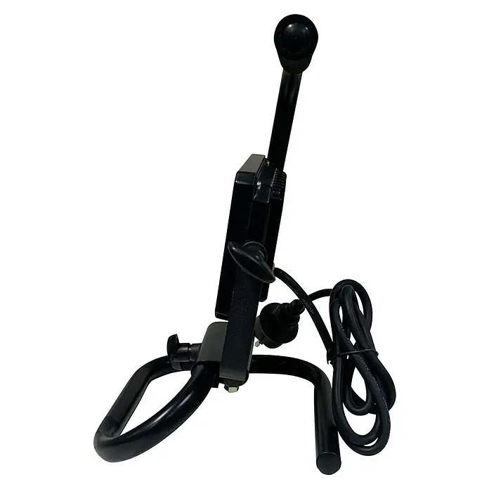 Profi Depot LED-Strahler - 10 W, 1.600 lm, 4.000 K, L x B x H: 17,3 x 16,7 x 27,8 cm, IP65 - Nahaufnahme einer schwarzen Massagelampe mit einem abgerundeten Kopf auf einem Metallständer und einem daran befestigten Stromkabel.