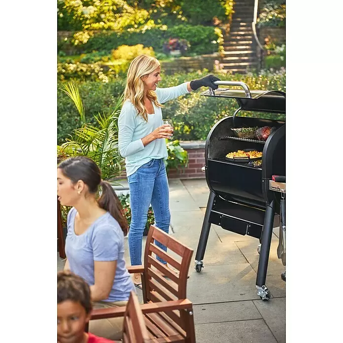 Weber Pelletgrill Smokefire EX4 GBS - Grillfläche (B x T): 61 x 46 cm, Schwarz - Anwendungsbeispiel