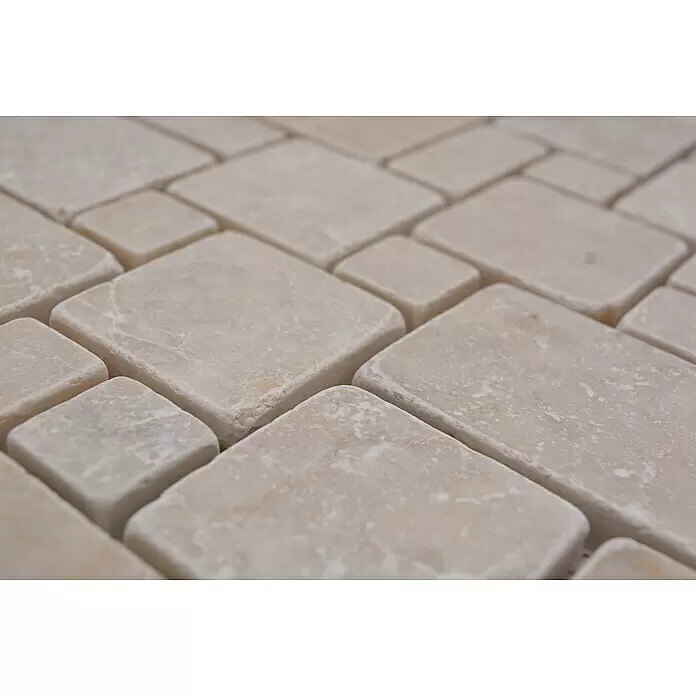 Mosaikfliese Mini Pattern XNT FP41 - 30,5 x 30,5 cm, Elfenbein, Matt - Nahaufnahme von matten beigefarbenen rechteckigen und quadratischen Marmor-Mosaikfliesen.