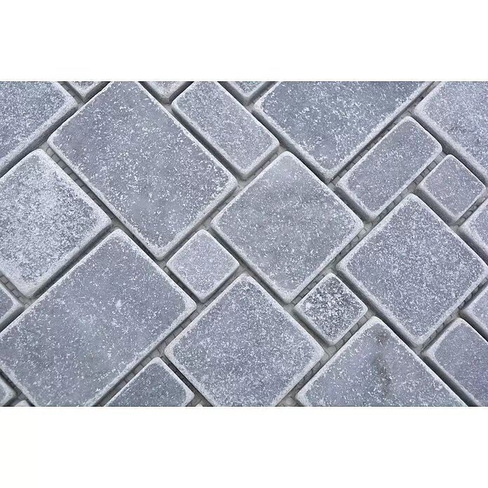 Mosaikfliese Mini Pattern XNT FP40 - 30,5 x 30,5 cm, Hellgrau, Matt - Texturierte graue Mosaikfliesen, mit quadratischen und rechteckigen Stücken, diagonal angeordnet.