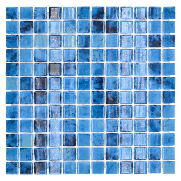 Mosaikfliese Quadrat Eco Olympic VP56255PUR - 31,6 x 31,6 cm, Mix Blau, Glänzend - Nahaufnahme von blauem Mosaikfliesen, perfekt für Badezimmer oder Küchen. Das glänzende Finish verleiht einen Hauch von Eleganz.