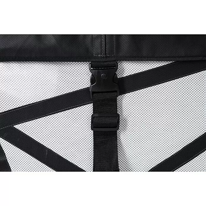 MSpa Mobil-Whirlpool Soho - L x B x H: 185 x 185 x 68 cm, Weiß/Schwarz, 930 l - Detail einer schwarz-weißen Rucksack- oder Tasche mit schwarzer Schnalle am Gurt und strukturiertem schwarzem Material über weißem Netzstoff.