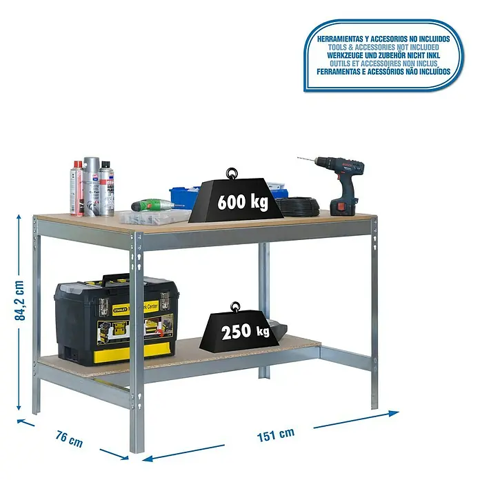 Simonrack Simonwork Werkbank BT0 1500 - L x B: 76 x 151 cm, Arbeitshöhe: 84,2 cm, Belastbarkeit: 850 kg, Verzinkt/Holz - Abbildung eines robusten Arbeitstisches mit Werkzeugkasten, Sprays, Schraubendreher, Bohrmaschine und Gewichten.