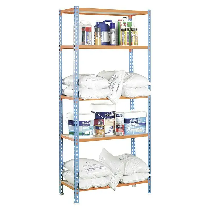 Simonrack Maderclick Metallregal Maderclick MegaPlus - H x B x T: 200 x 120 x 40 cm, Traglast pro Boden: 200 kg, Anzahl Böden: 5 Stk., Stecken, Blau/Orange - Aufnahme eines Regals voll mit diversen Produkten wie Farben von Bruguer,  Säcke mit Arena Fina und  Reinigungsmitteln von Anderol.