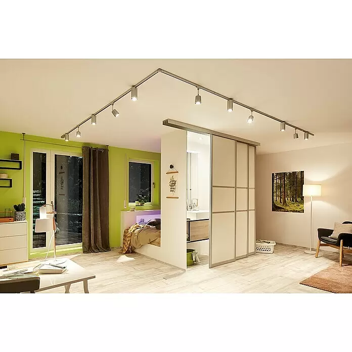 Paulmann URail LED-Spot Tube - Chrom, GU10, Ø x H: 6,5 x 12,8 cm - Silberne Deckenstrahler auf Schiene mit verstellbaren Spots beleuchten einen modernen Wohnraum.