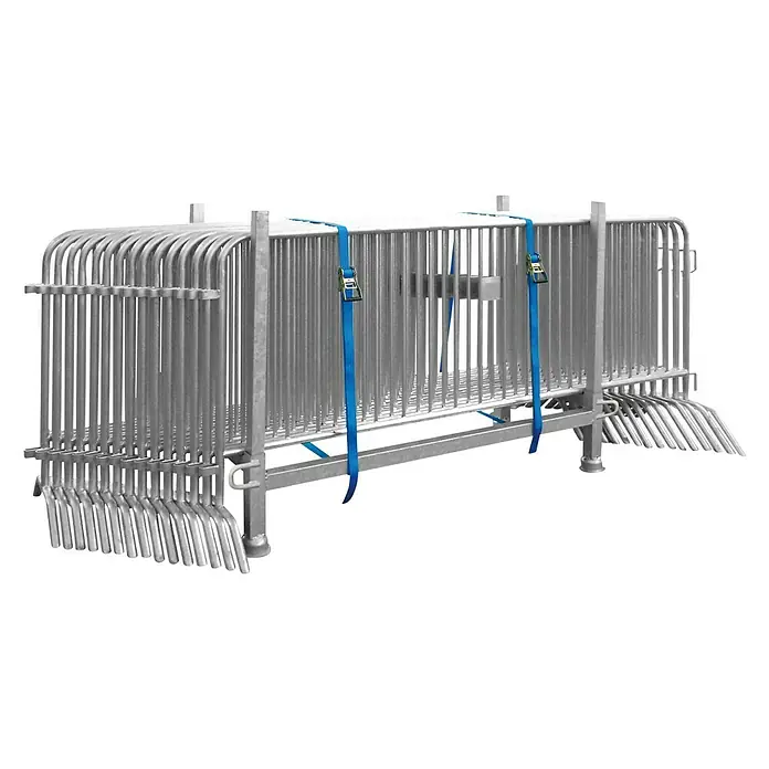 Schake Absperrgitter Typ C - L x H: 2,5 x 1,1 m, 15 Stk. - Abgebildete sind mehrere Gitterzaunfelder auf einem Transportwagen, gesichert mit blauen Gurten, für einen einfachen und effizienten Transport.