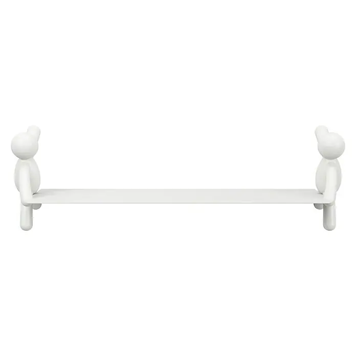 Kleiderhaken Buddy - 7,5 x 16,8 cm, Weiß, Traglast: 2,2 kg/Haken - Eine weiße, schwebende Ablage mit zwei Figuren an den Enden, die sie halten. Eine moderne und minimalistische Wanddekoration.