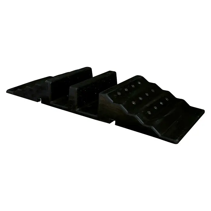 Schake Bodenschwelle - L x B x H: 850 x 300 x 90 mm, Schwarz - Schwarzer, rechteckiger Kabelkanal aus Kunststoff mit mehreren Löchern und Fächern zur Kabelführung.