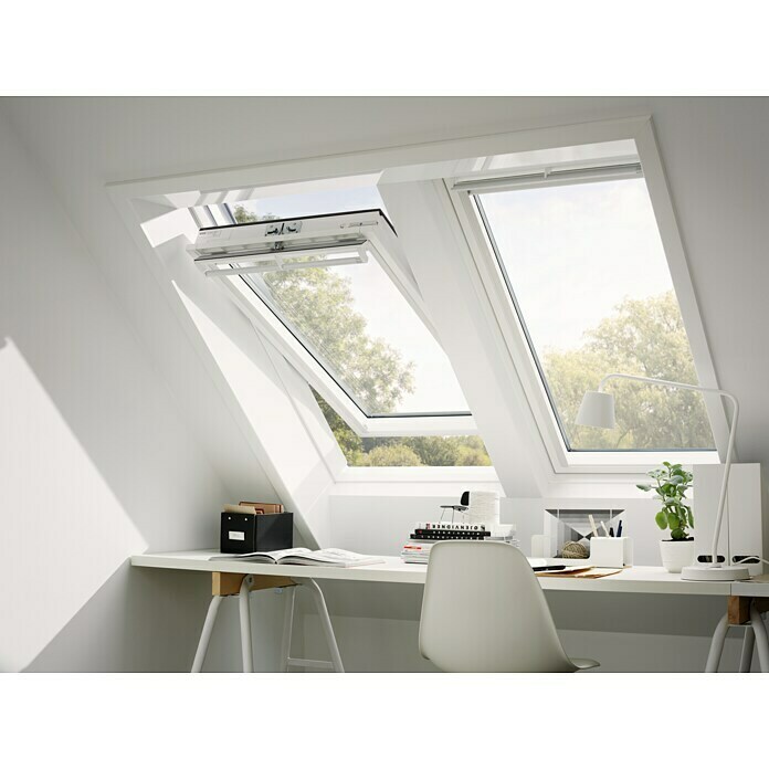 Velux Schwingfenster GGU CK02 0070PVC, B x H: 55 x 78 cm Mood Shot