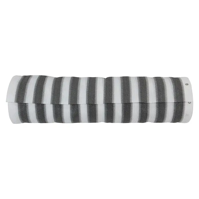 Balkonsichtschutz Meterware - Höhe: 0,9 m, Meterware, Grau/Weiß - Eine graue und weiße gestreifte Rollliegeauflage. Die Liegenauflage ist gerollt und mit zwei Metallösen an der Seite versehen.