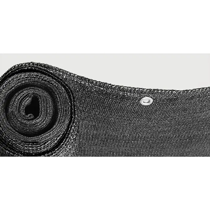 Gardol Balkonsichtschutz - Anthrazit, 5 x 0,9 m - Nahaufnahme einer aufgerollten, schwarzen Sichtschutzplane mit Metallösen, ideal für den Garten- oder Balkonbereich.