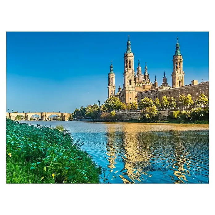 Cuadro Zaragoza - El Pilar, 80 x 60 cm - La impresionante Basílica de Nuestra Señora del Pilar en Zaragoza reflejada en el Ebro ofrece una vista inolvidable.