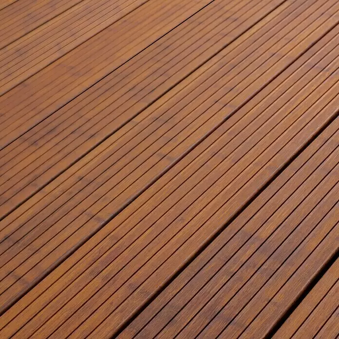 CoBaM Terrassendiele - Bambus, 220 x 14 x 2 cm, Braun - Texturierte rotbraune Holzterrasse aus parallelen Dielen.