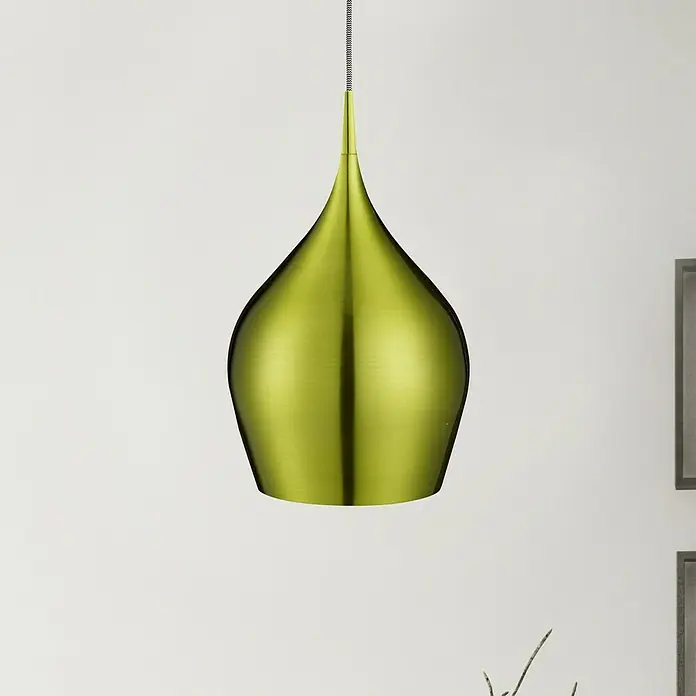 Searchlight Pendelleuchte Vibrant - 60 W, L x B x H: 26 x 26 x 160 cm, Grün, E27, 260 mm - Nahaufnahme einer modernen, birnenförmigen Pendelleuchte in auffälligem Grün, die einen stilvollen Akzent in jedem Raum setzt.
