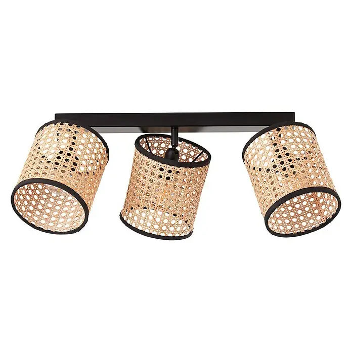 Brilliant Wiley Deckenstrahler - 42 W, L x B x H: 13 x 49 x 21 cm, Schwarz, E14, 3 Stk. - Eine Deckenleuchte mit drei Lampenschirmen aus Rattan und schwarzem Rand. Die Leuchte ist an einer schwarzen Halterung befestigt.
