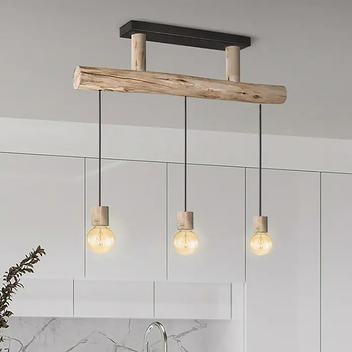 Home Sweet Home Pendelleuchte Billy - Höhe: 127 cm - Diese Pendelleuchte im rustikalen Stil verfügt über einen Holzbalken und drei Glühbirnen, die ein warmes und einladendes Licht verbreiten.