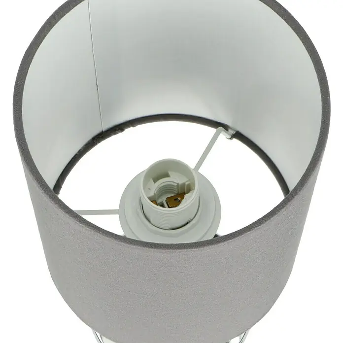 Reality Leuchten Tischleuchte rund Jerry - 40 W, Ø x H: 130 mm x 28,5 cm, Chrom, E14 - Innenansicht einer grauen Lampenschirm mit Fassung, die ein sauberes und modernes Design für jede Beleuchtungslösung bietet.