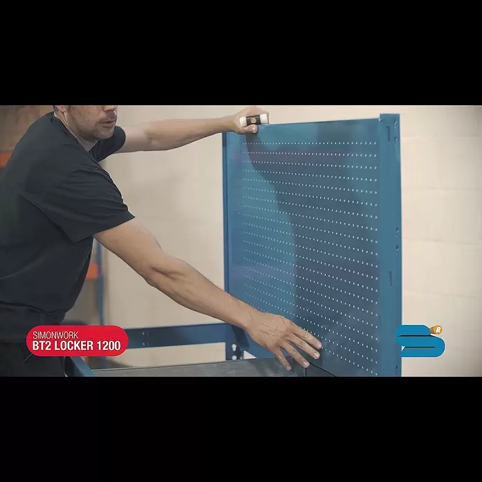 Simonrack Simonwork Werkbank Set BT2 Locker 900 - L x B: 61 x 91 cm, Arbeitshöhe: 144,5 cm, Belastbarkeit: 400 kg, Blau/Holz - Vídeo de montaje del banco de trabajo SIMONWORK BT2 LOCKER, Simonrack