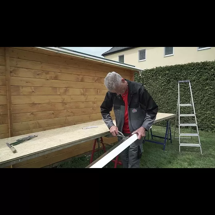 Sarei Rinneneinhang - Ohne Wasserfalz, Zuschnittbreite: 200 mm, Länge: 2 m, Zink - Montage eines Rinneninhangs ohne Wasserfalz / Installation of eaves tray no. 1