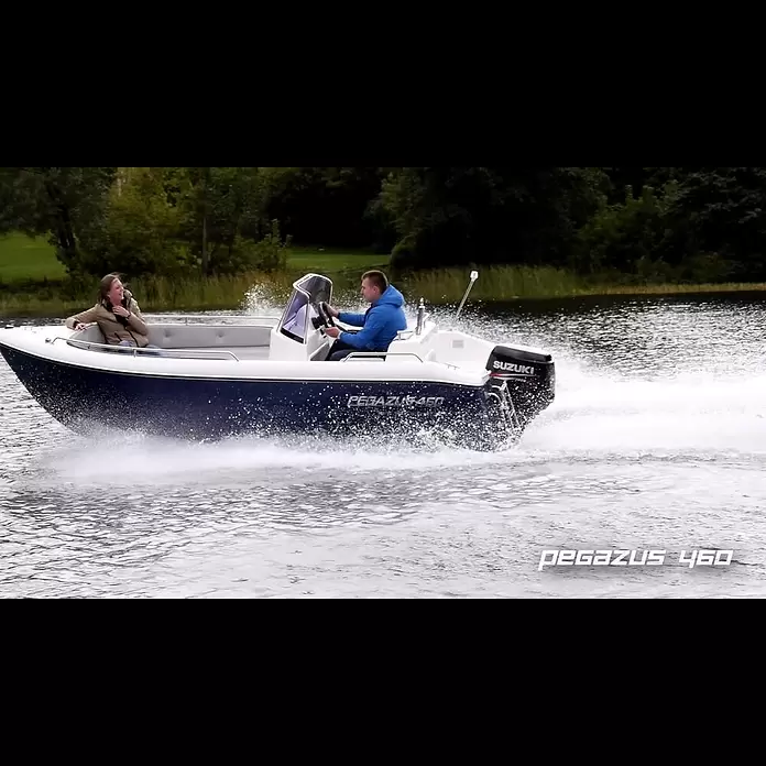 PEGAZUS GFK-Boot 460 Base - Ohne Motor, Geeignet für: Max. 5 Personen, Norm: CE-Klasse C - PEGAZUS 460 test on water