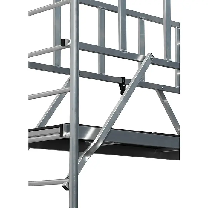 Krause ProTec XS KlappgerüstArbeitshöhe: 10,8 m, Bühnengröße: 2 x 0,6 m, Belastbarkeit: 200 kg/m² - Detailansicht eines silberfarbenen Gerüstbaus mit Plattform, das Stabilität und Funktionalität für Bauarbeiten bietet.