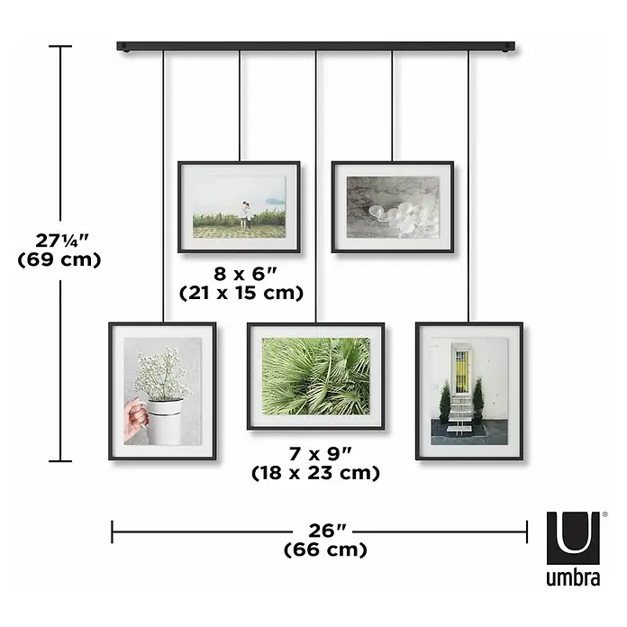 Umbra Bilderrahmen-Set Exhibit - 2 x 10x15 cm, 3 x 13x18 cm, Schwarz, Metall - Ein modernes Umbra-Fotodisplay mit fünf Rahmen, die an einer schwarzen Stange hängen, ideal für die Präsentation Ihrer Lieblingsbilder.