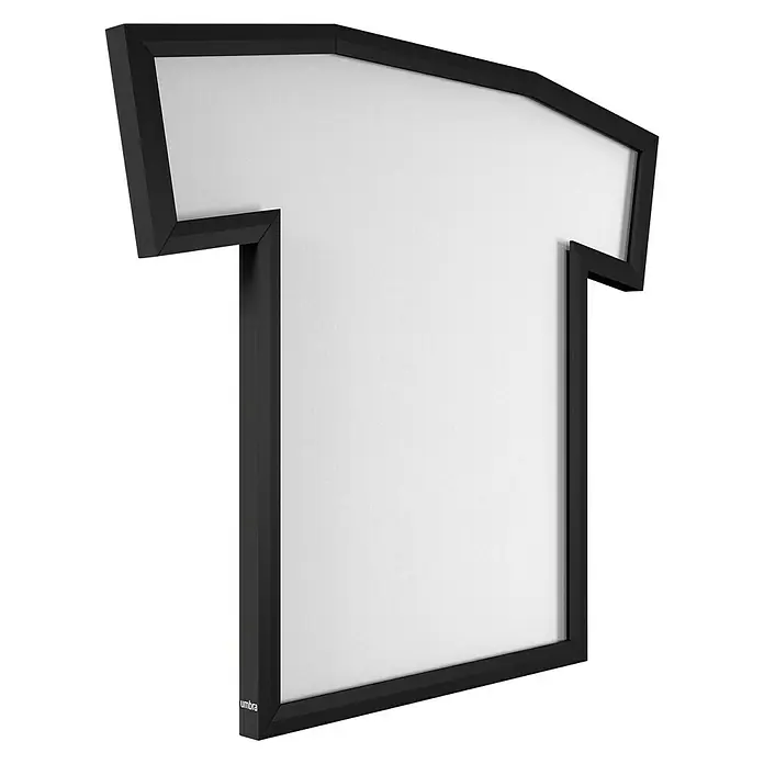 Umbra Bilderrahmen Trikot - 62 x 72 cm, Schwarz - Stylischer Umbra-Spiegel in T-Shirt-Form mit schwarzem Rahmen, ein modernes und auffälliges Designelement für jeden Raum.