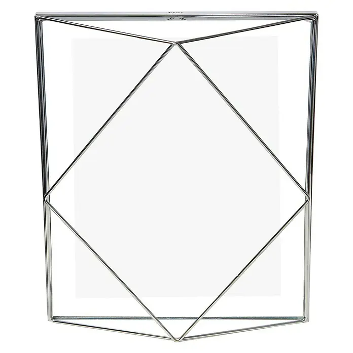 Umbra Bilderrahmen Prisma - 20 x 25 cm, Chrom, Glas - Nahaufnahme eines modernen, silberfarbenen Fotorahmens mit geometrischem Design, der ein weißes Bild einrahmt.