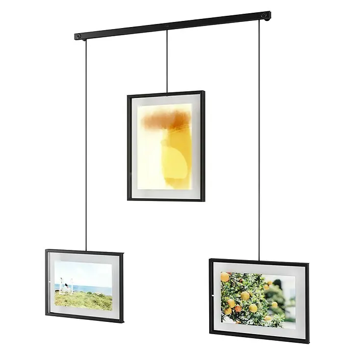 Umbra Bilderrahmen-Set Exhibit - 1 x 13x18 cm, 2 x 10x15 cm, Schwarz, Metall - Die hängende Bildergalerie bietet eine stilvolle Möglichkeit, Ihre Lieblingsfotos und Kunstwerke zu präsentieren. Das moderne Design fügt sich nahtlos in jeden Raum ein.