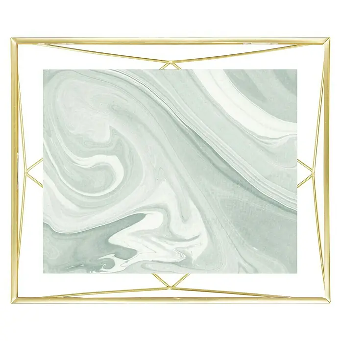 Umbra Bilderrahmen Prisma - 20 x 25 cm, Messing, Glas - Goldener Rahmen mit abstrakter Marmorierung in sanften Grün- und Grautönen, ideal für elegante Dekorationen und moderne Kunst.