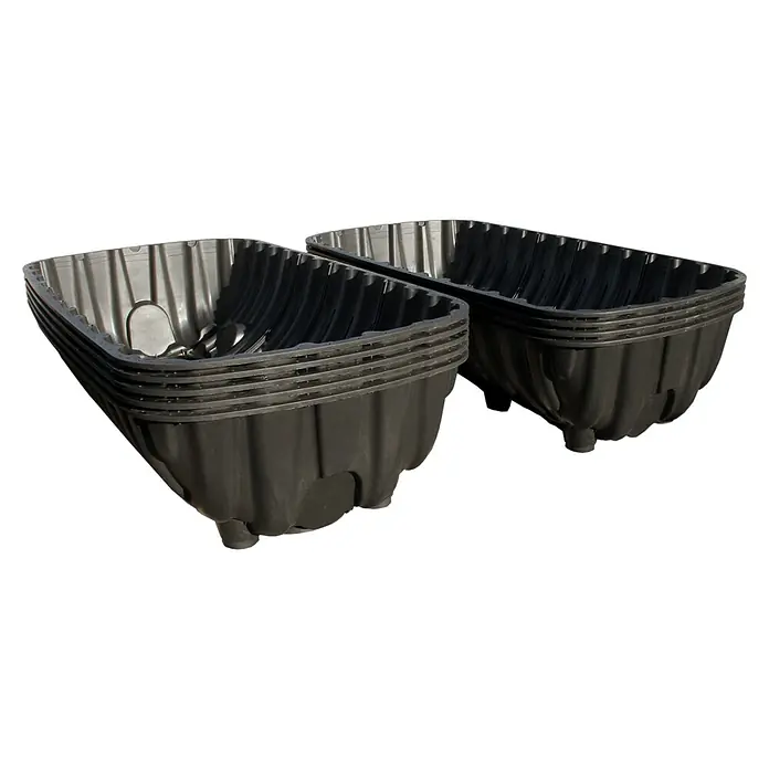 Intewa Zisterne ET-2000-2 - Gesamt Fassungsvermögen: 2.000 l, Schwarz - Stapel von schwarzen Pflanzkästen, ideal für den Garten- oder Balkonanbau. Robuste Bauweise für eine lange Lebensdauer.