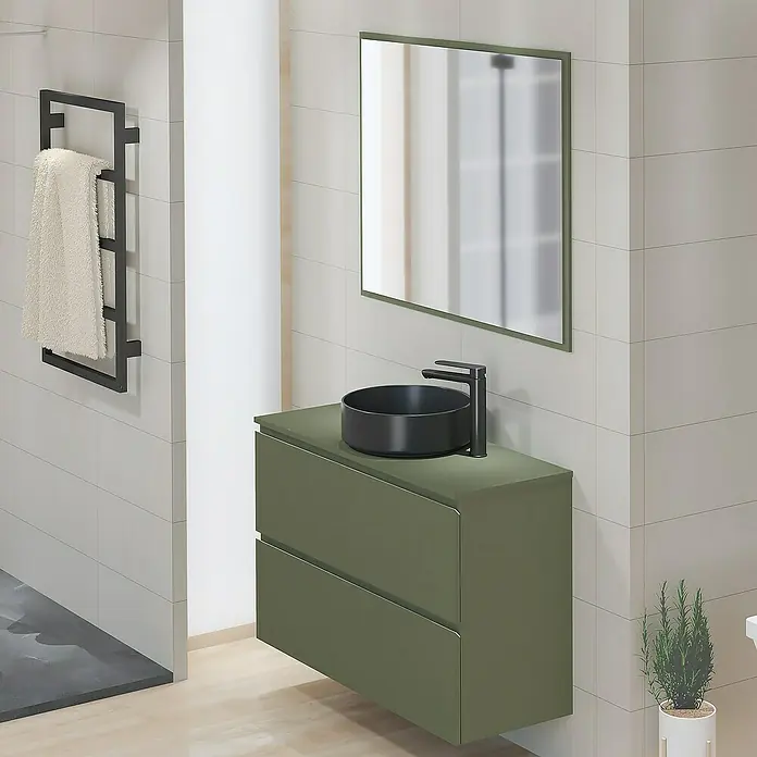 Artysan Encimera para lavabo Cíes - 39,1 x 101 x 1,6 cm, Musgo - Interior de baño con un moderno tocador verde oliva, un lavabo negro y un espejo a juego.