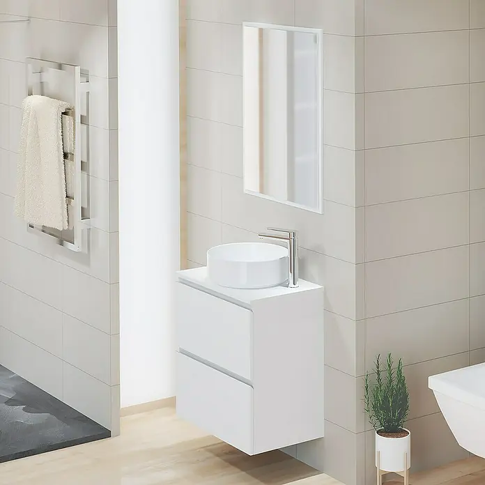 Artysan Encimera para lavabo Cíes - 39,1 x 61 x 1,6 cm, Blanco - Elegante interior de baño con un moderno tocador blanco de dos cajones con lavabo sobre encimera, acentuado por un espejo elegante.