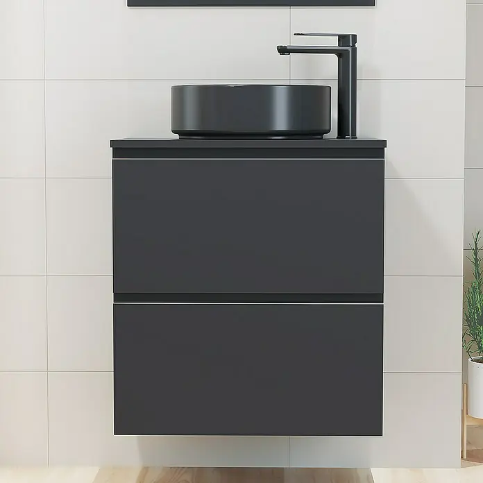 Artysan Mueble bajo de lavabo Cíes - L x An x Al: 38,6 x 60 x 64 cm, Negro - Elegante mueble de baño negro con lavabo sobre encimera, que muestra un diseño moderno y minimalista para baños elegantes.