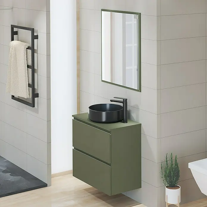 Artysan Mueble bajo de lavabo Cíes - L x An x Al: 38,6 x 70 x 64 cm, Musgo - Baño moderno con mueble de lavabo verde con dos cajones y lavabo redondo negro, complementado con un espejo a juego.