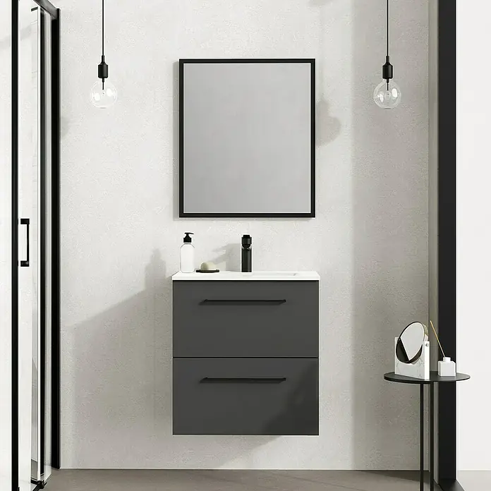 Artysan Mueble bajo de lavabo Arosa - L x An x Al: 44,6 x 60 x 64 cm, Antracita - Interior de baño moderno con mueble de lavabo gris de dos cajones, espejo cuadrado y lámparas colgantes minimalistas.