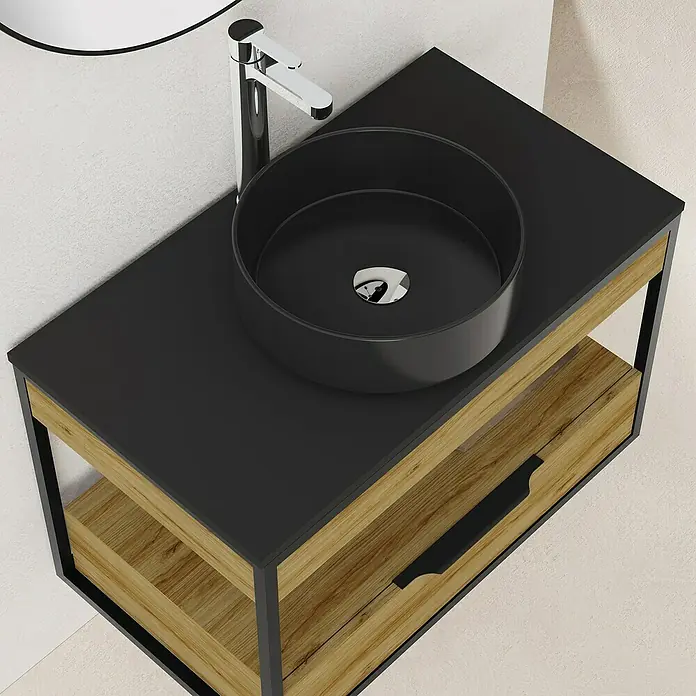 Artysan Conjunto de mueble de baño Izaro - Ancho: 80 cm, 3 pzs., Roble/Negro, Mate - Lavabo negro con grifo sobre mueble de baño con aspecto de madera y tirador negro, ideal para un diseño moderno.