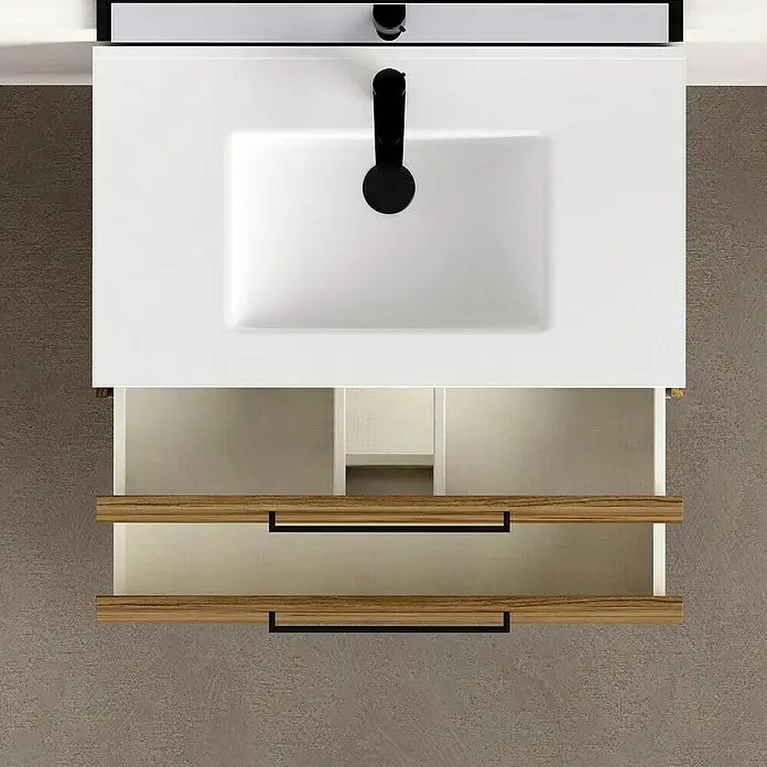 Artysan Mueble bajo de lavabo Arosa - L x An x Al: 44,6 x 80 x 64 cm, Roble Guadarrama - Imagen de un mueble de baño con lavabo blanco y cajones abiertos con tiradores de madera.