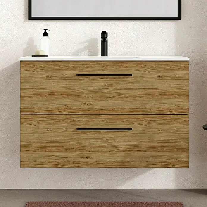 Artysan Mueble bajo de lavabo Arosa - L x An x Al: 44,6 x 100 x 64 cm, Roble Guadarrama - Mueble de baño moderno con dos cajones con aspecto de madera, complementado con un grifo negro y dispensador de jabón.