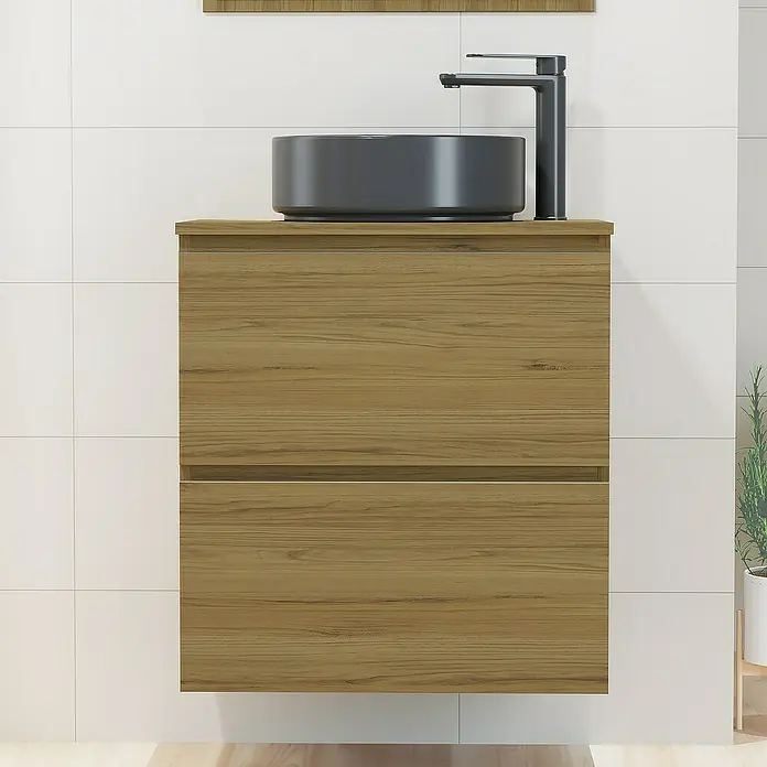 Artysan Mueble bajo de lavabo Cíes - L x An x Al: 38,6 x 60 x 64 cm, Roble Guadarrama - Imagen de un mueble de madera con lavabo redondo y grifo en el baño, ideal para diseños de baño elegantes.
